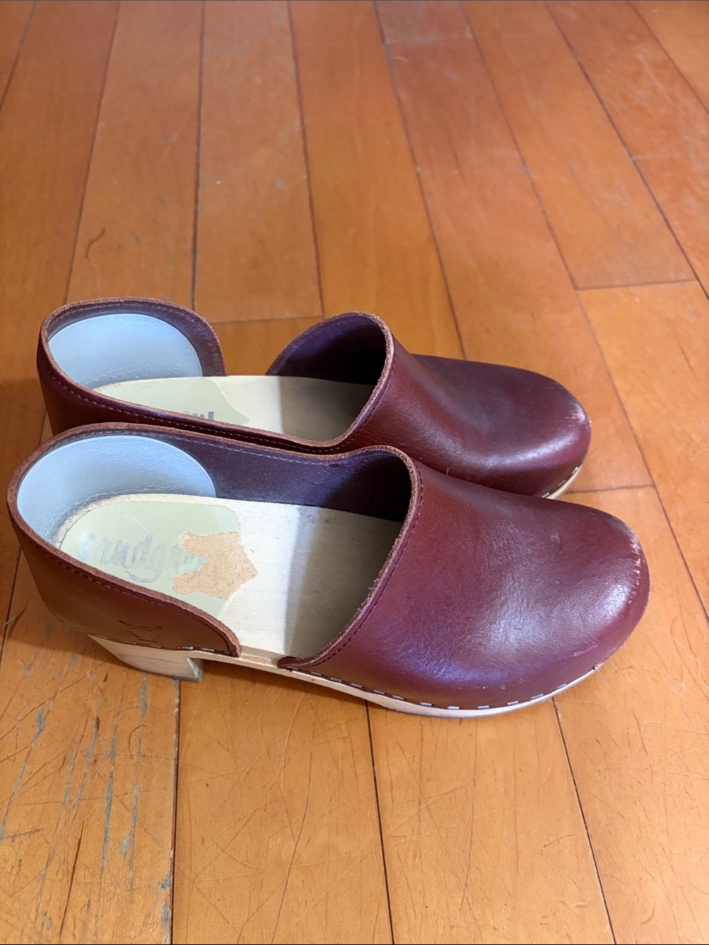 Classic Women's Slip-On Mule in Burgundy Leather - Picture 5 of 6
